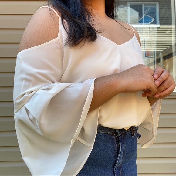 H&M Off Shoulder Cream Blouse - Picture 4 of 5